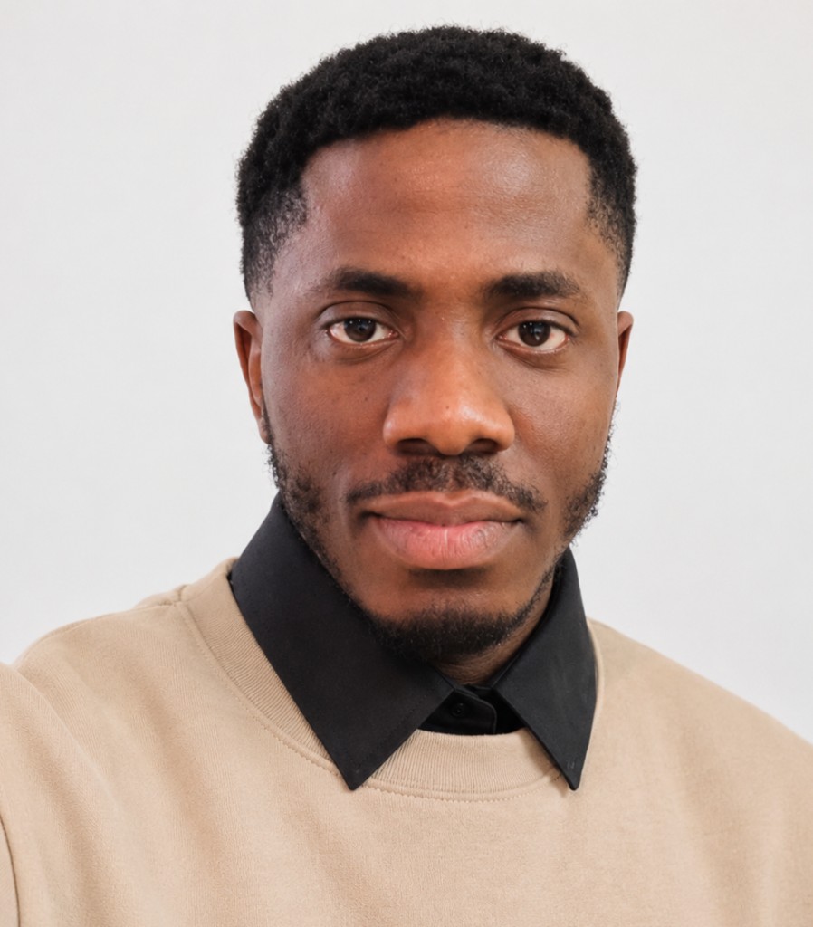 Portrait de TCHUISSEU Gédéon Sylvestre, coordinateur international